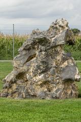 Solitérny kameň Lux, hmotnosť 75 - 1818 kg